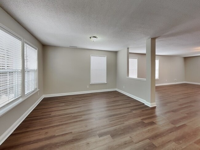 1570 Broyles Ln in Indianapolis, IN - Building Photo - Building Photo