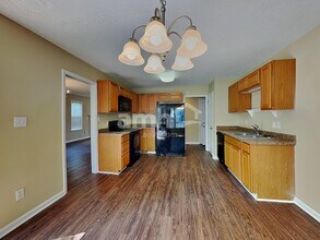 100 Creekbank Ct in Garner, NC - Building Photo - Building Photo