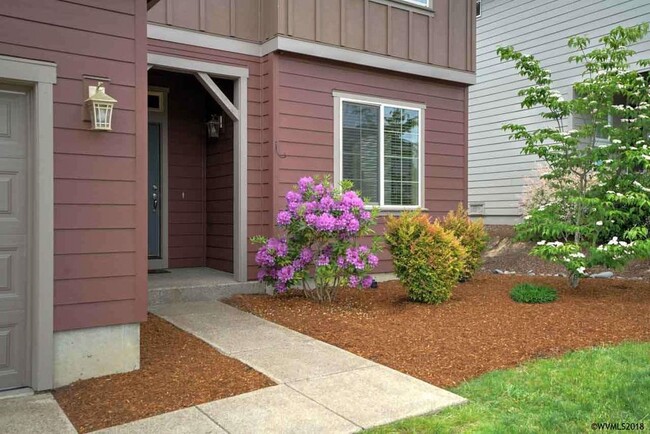 2588 Laura Vista Dr NW in Albany, OR - Building Photo - Building Photo