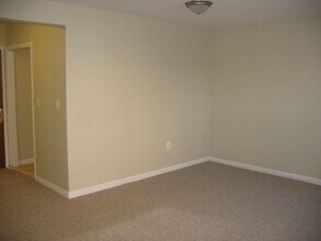 1577 Commonwealth Ave in Boston, MA - Building Photo - Building Photo
