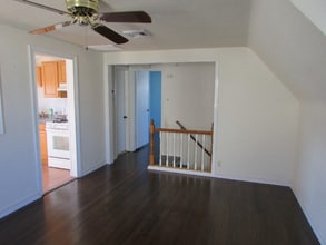 113 Chalmers Ave-Unit -2nd Floor in Bellmawr, NJ - Building Photo - Building Photo