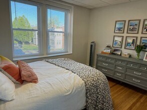 909 Saint Rita Ave, Unit 2S in Clayton, MO - Foto de edificio - Building Photo