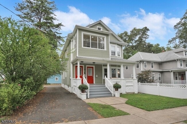 20 Howe Ave in Montclair, NJ - Building Photo - Building Photo
