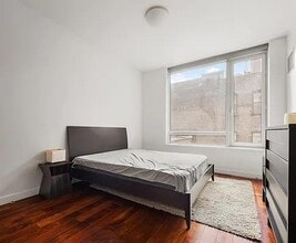 261 W 28th St in New York, NY - Building Photo - Building Photo