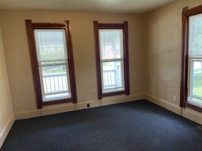 627 Amherst Ave in Oshkosh, WI - Foto de edificio - Building Photo