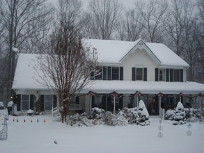 10614 Samaga Dr in Oakton, VA - Building Photo - Building Photo