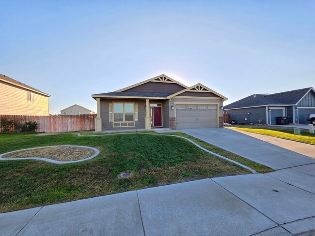 property at 4015 St Paul Ln