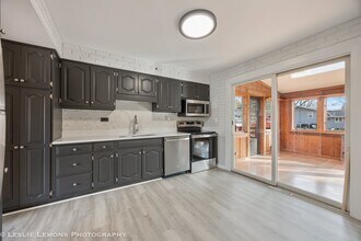 320 Elmwood Dr in Naperville, IL - Building Photo - Building Photo