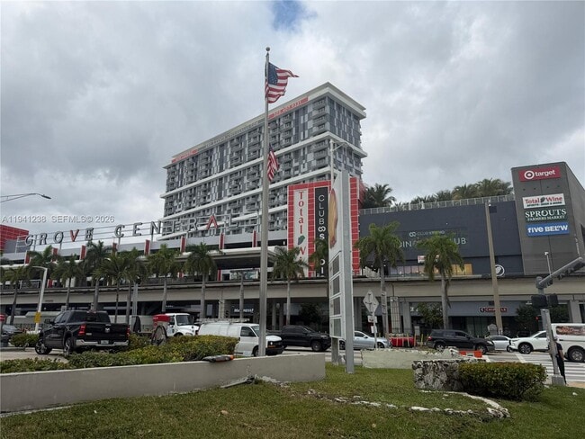 2740 SW 28th Terrace in Miami, FL - Building Photo - Building Photo