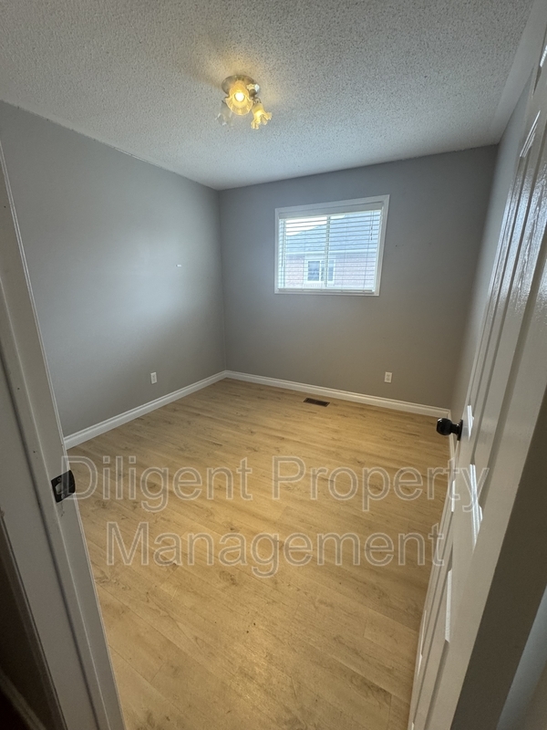 property at 1537 Ravenwood Dr