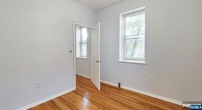 127 Jewell St in Garfield, NJ - Building Photo - Building Photo