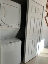 377 Timber Ridge Dr in Staten Island, NY - Building Photo - Building Photo