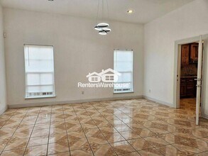 5027 Creekmont Dr, Unit 1110 in Houston, TX - Building Photo - Building Photo