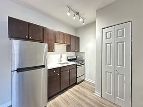 1621 N Humboldt Blvd, Unit J01P in Chicago, IL - Building Photo - Building Photo