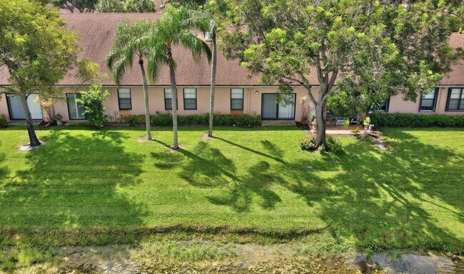 8351 Sunmeadow Ln in Boca Raton, FL - Building Photo - Building Photo