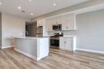 475 Communipaw Ave in Jersey City, NJ - Building Photo - Building Photo