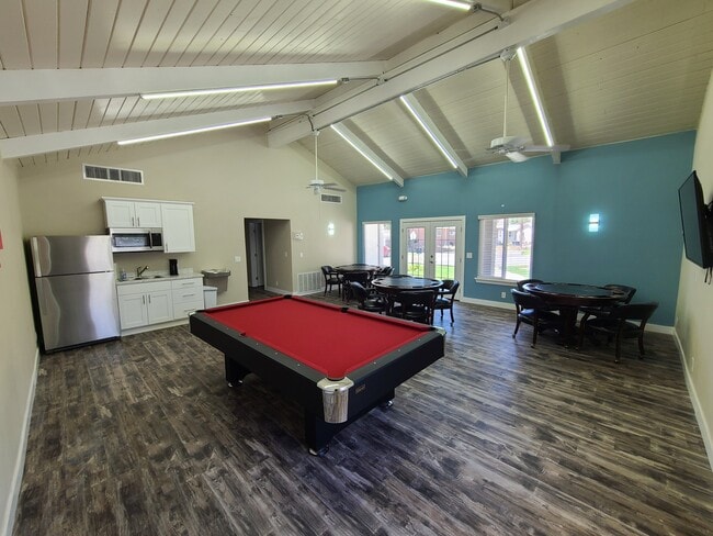 Country Lake Mobile Home Community in San Jacinto, CA - Building Photo - Building Photo