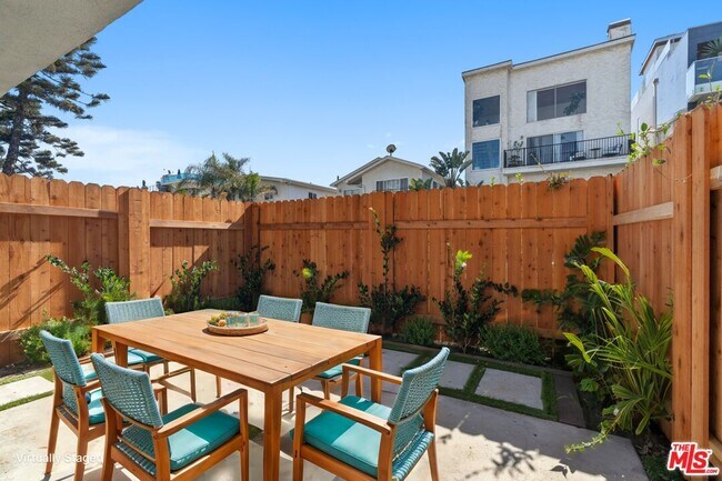 21 Topsail St in Marina Del Rey, CA - Building Photo - Building Photo