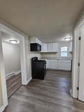 806 N Roche St in Knoxville, IA - Building Photo - Building Photo