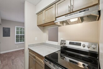 Pier 39 Apartments & Townhomes in Indianapolis, IN - Building Photo - Building Photo