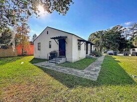 6377 Lamar Dr in Jacksonville, FL - Building Photo