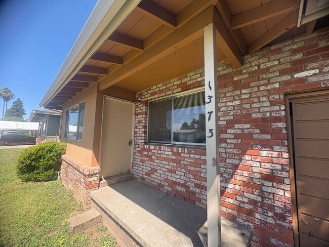 1371-1373 Bancroft Ave in Yuba City, CA - Building Photo - Building Photo