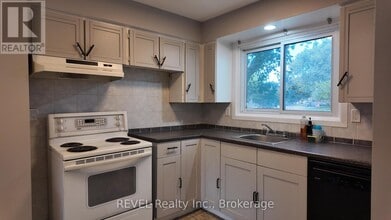25-25 Linfield Dr in St Catharines, ON - Building Photo - Building Photo