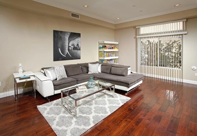 property at 15027 Dickens St