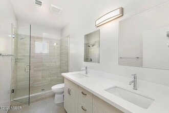 80 Old Mission Dr in Solvang, CA - Foto de edificio - Building Photo