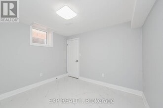 1575 Seguin Square in Pickering, ON - Building Photo - Building Photo