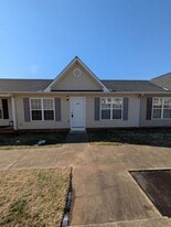 664 W 13th St in Newton, NC - Building Photo