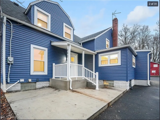 252 Shields Rd in Youngstown, OH - Foto de edificio - Building Photo