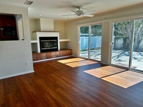 295 Redwood Ave in Ventura, CA - Building Photo - Building Photo