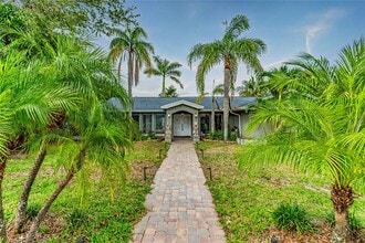 3225 E Rosery Rd in Largo, FL - Building Photo - Building Photo