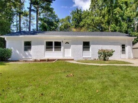 3946 Green Oak Dr in Doraville, GA - Building Photo