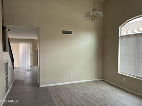 5454 W Southgate Ave in Phoenix, AZ - Building Photo - Building Photo