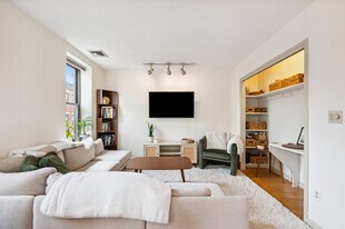 5 Grove St, Unit 9 in Boston, MA - Building Photo