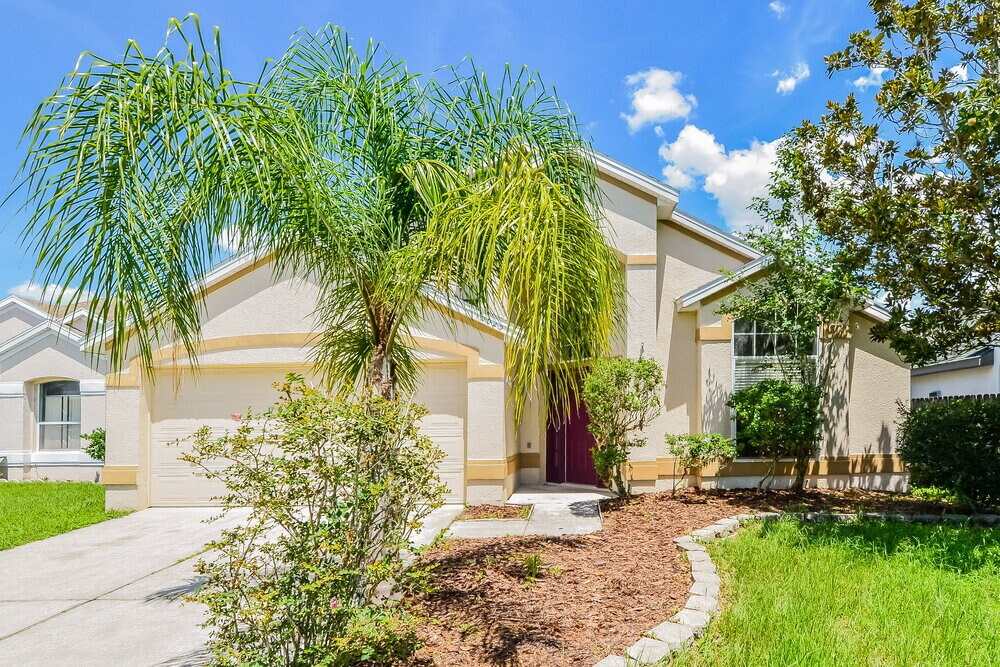 10025 River Glen Ct in Orlando, FL - Building Photo