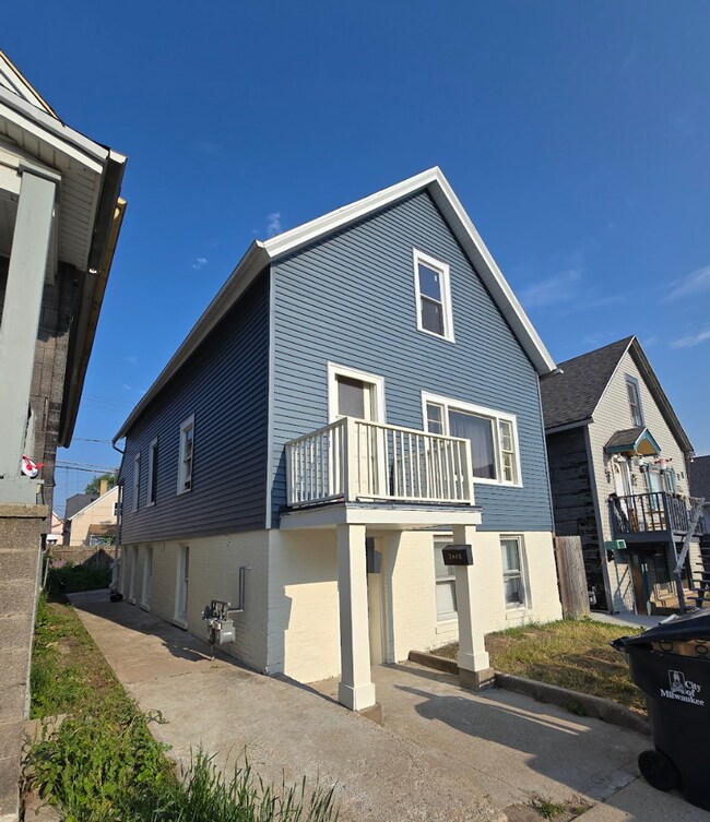 property at 2445 S 5th Pl