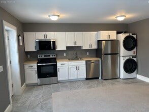 32 Western Ave in Marlboro, NY - Building Photo - Building Photo