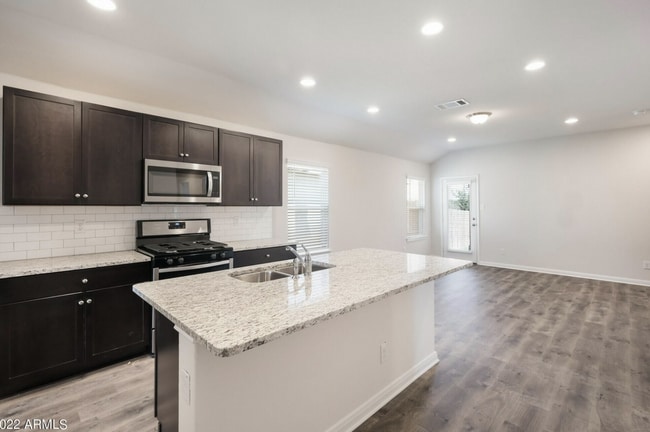 237 N 18th St in Coolidge, AZ - Foto de edificio - Building Photo