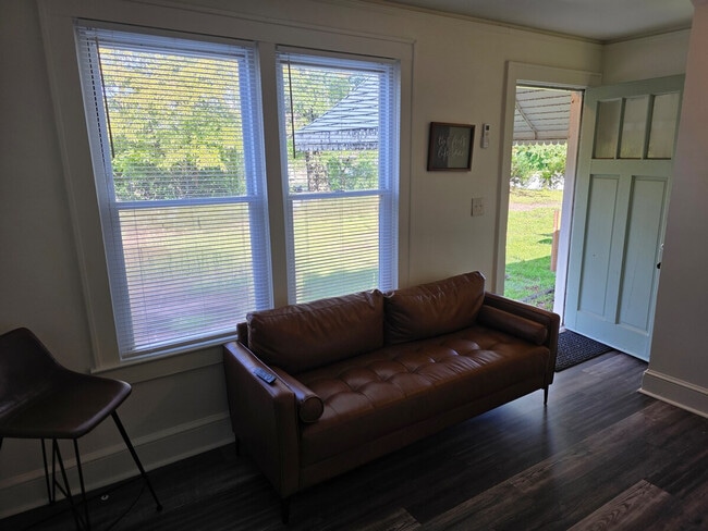 539 Woodruff Rd in Greenville, SC - Building Photo - Building Photo