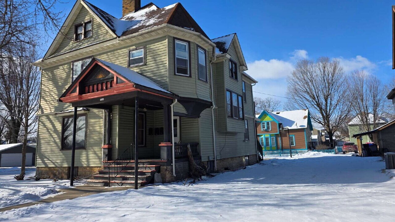 1003 N Appleton St in Appleton, WI - Building Photo