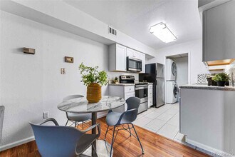 1825 Kendall St in Lakewood, CO - Building Photo - Building Photo