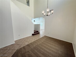5249 W Palm Pinnacle Ave in Las Vegas, NV - Foto de edificio - Building Photo