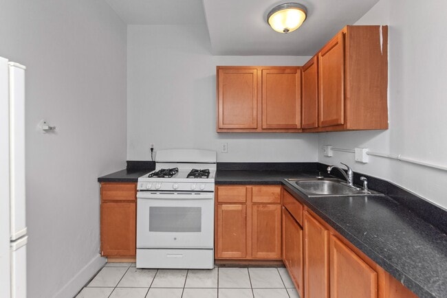 property at 3727 N Pine Grove Ave