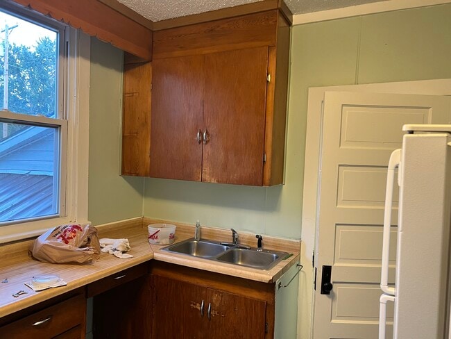 property at 407 N Olive St