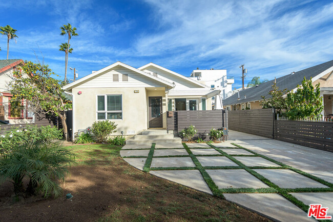 property at 736 Wilton Pl