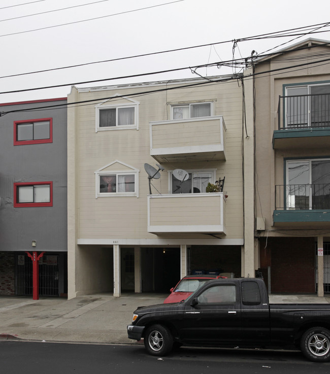 661 Sylvan St in Daly City, CA - Building Photo - Building Photo