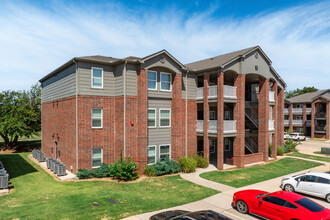 The Greens at Mustang Creek in Yukon, OK - Building Photo - Building Photo